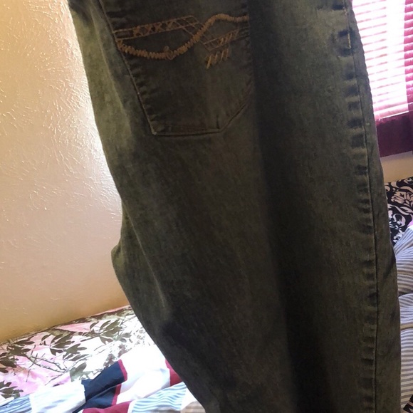 Plus size clothes - Picture 4 of 8